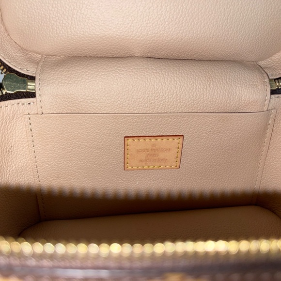 Nice Mini Toiletry Pouch Louis Vuitton - Picture 5 of 5